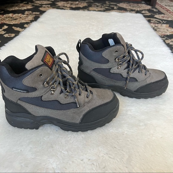 Faded Glory Cliff Hiking Men’s Chukka Boots size 7.5 main image 9